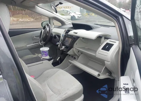 2012 Toyota Prius V Three из США, поврежденный, VIN JTDZN3EU8C3057037